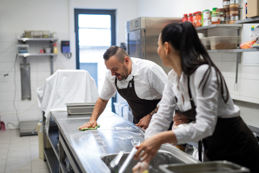 limpieza, desinfección, cocina, chef, industria alimentaria.